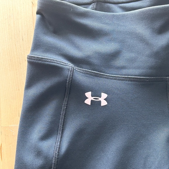 Under Armour compression crops - Picture 5 of 9